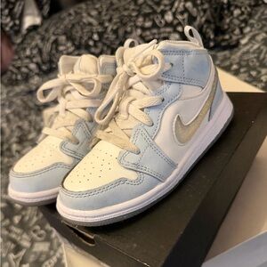 Nike Jordan 1 Mid SE Ice Blur/Frozen Child Size 10